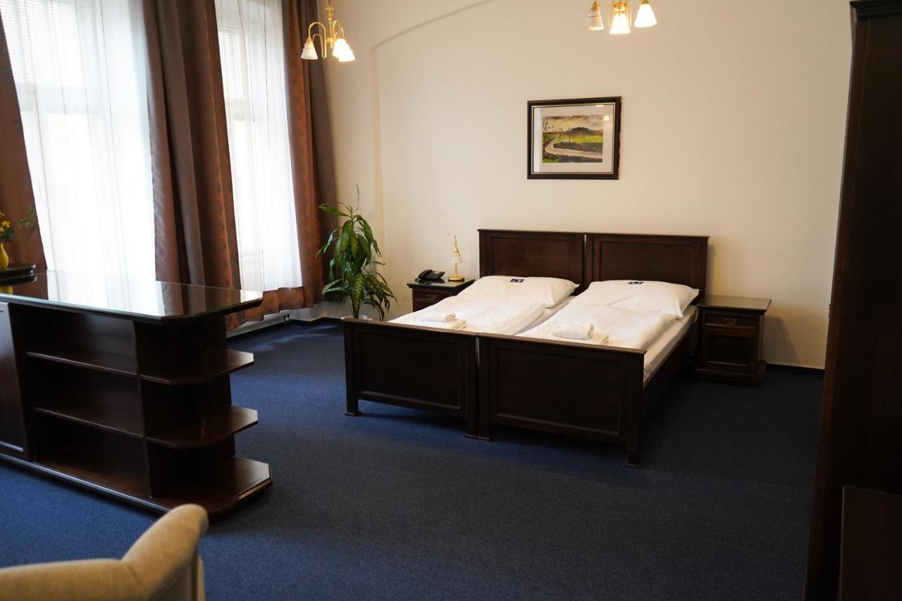 Ea Apartmany Mozart Karlovy Vary Exterior foto