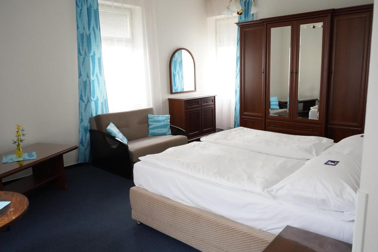 Ea Apartmany Mozart Karlovy Vary Exterior foto