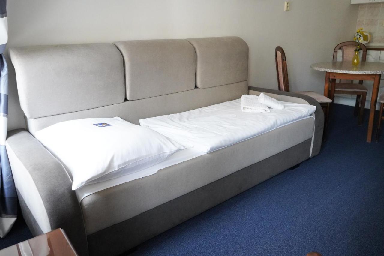 Ea Apartmany Mozart Karlovy Vary Exterior foto